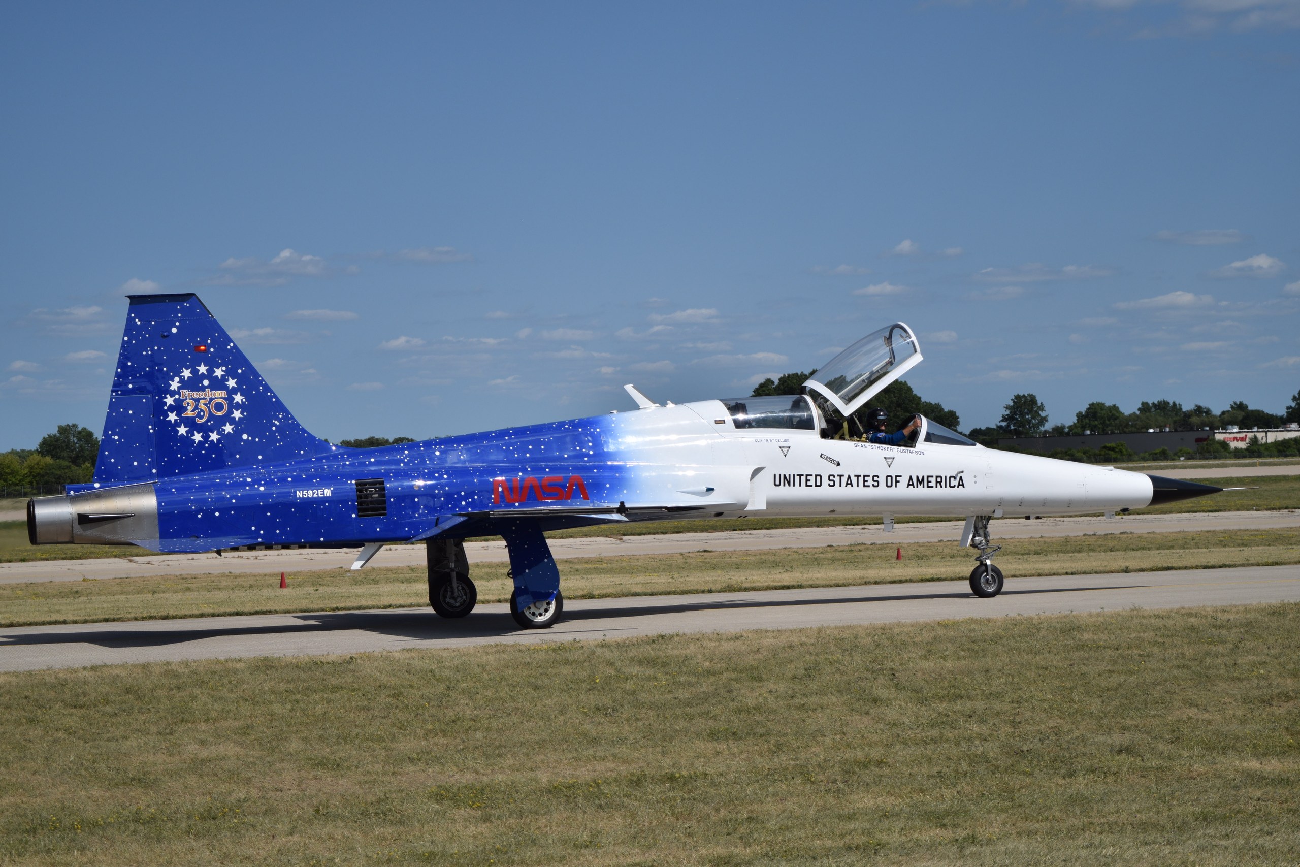 N592EM